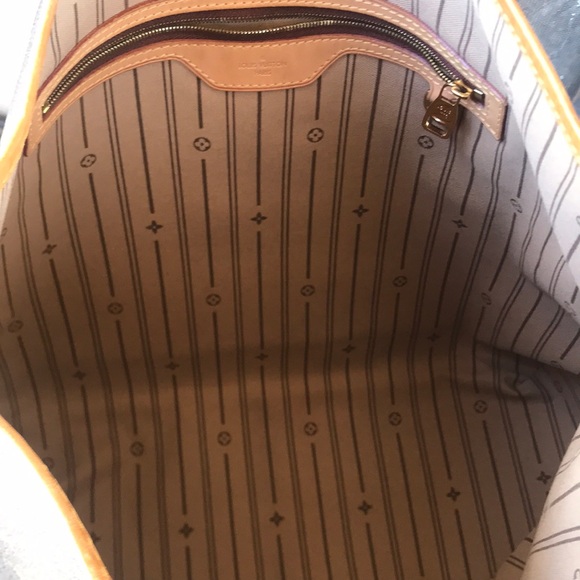 ๐โจ BEAUTIFUL โจ๐ Authentic Louis Vuitton Delightful MM Hobo Bag - Picture 6 of 15